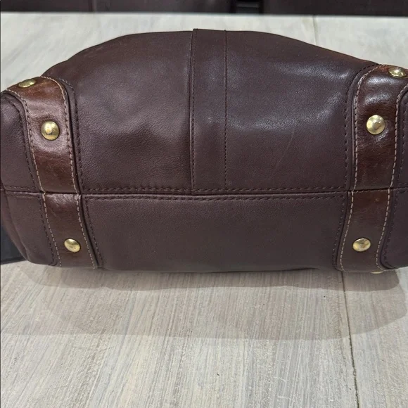 Coach Chocolate Leather Shoulder Bag with Gold Hardware - Picture 6 of 11